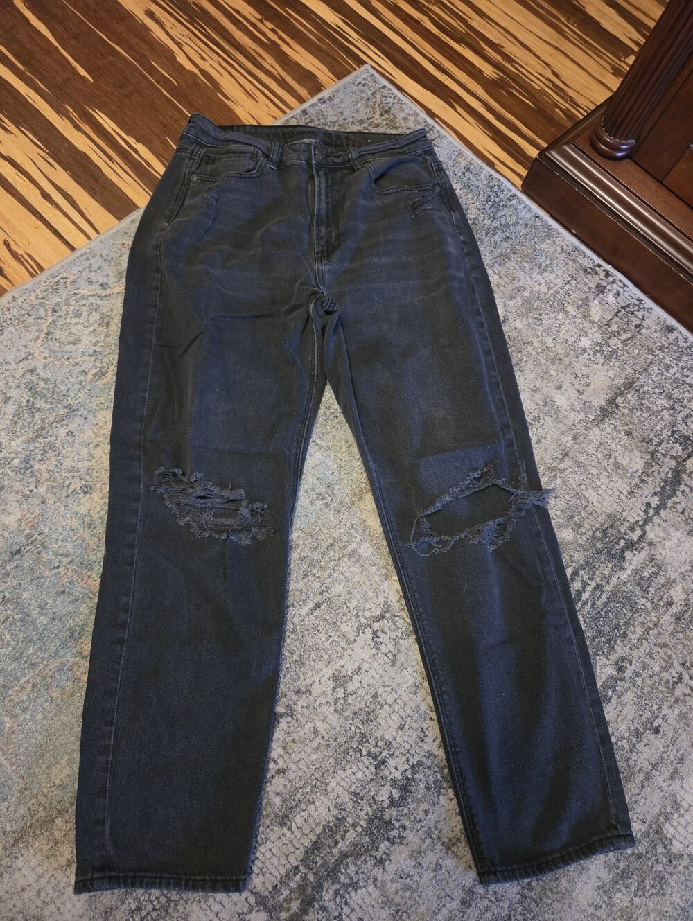 American Eagle Comfort Stretch Mom Jean Size 6 Measurements on tag